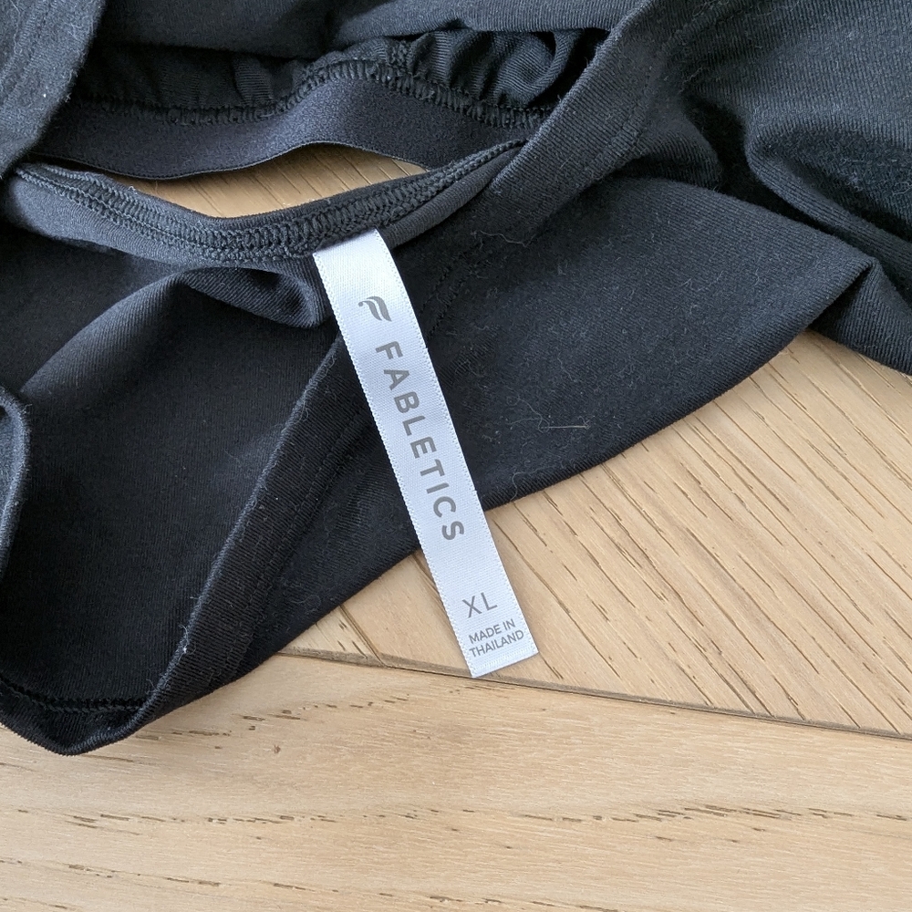 2 x Fabletics XL Oasis Twist Tops Black - Picture 11 of 11